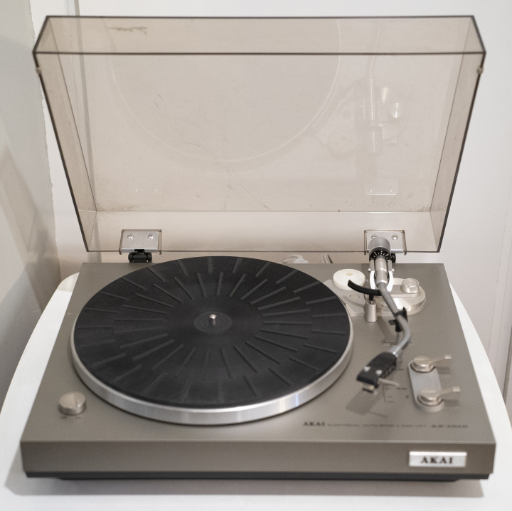 Akai AP-101C Halvautomatisk skivspelare