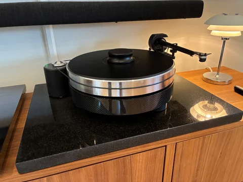 Pro-ject RPM 9 Carbon med Goldring 2500