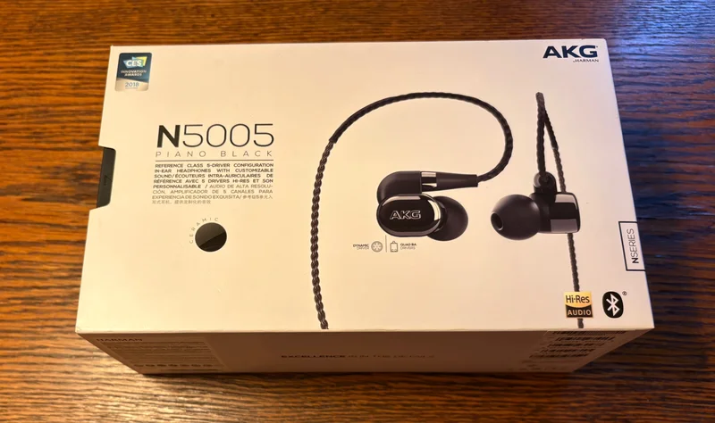 AKG N5005 och Questyle M15i Dac - paket - toppskick. AKG N5005 och Questyle M15i Dac - paket - toppskick. - Bild 6 av 8