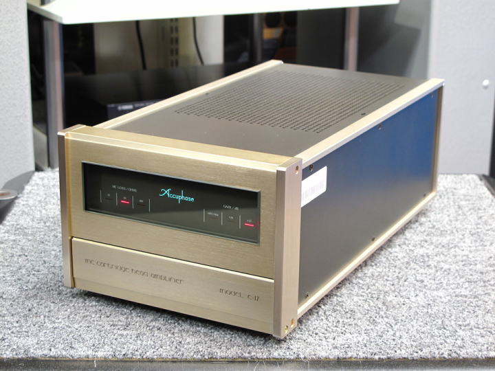 Accuphase C17, C7 sökes.