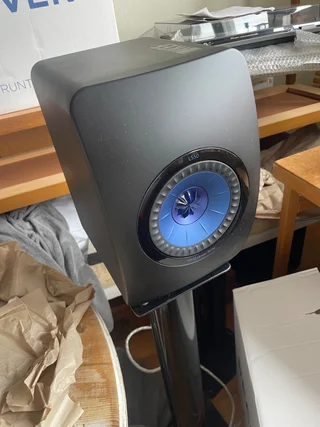 KEF LS50