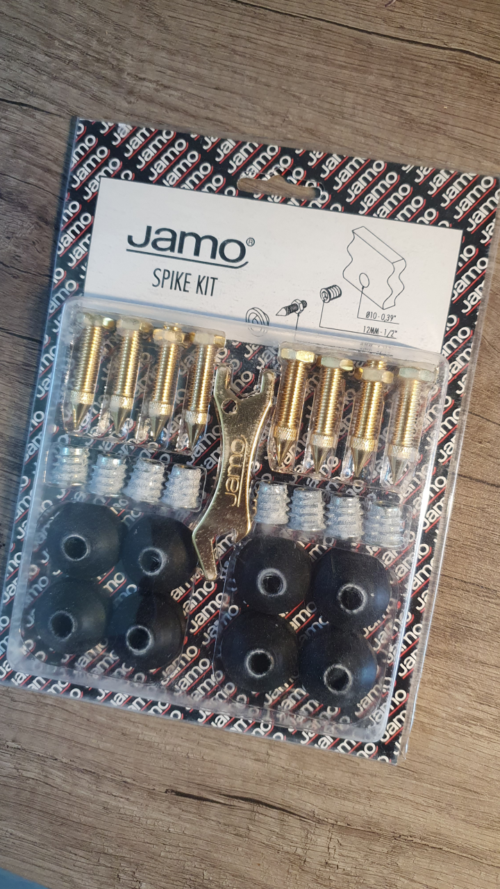 Jamo högtalar spike kit