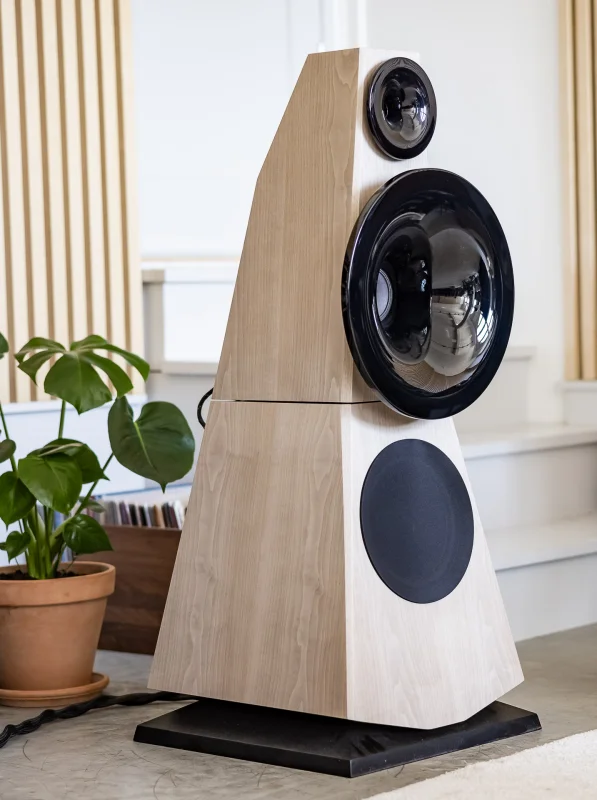 Odeon Helix |&nbsp;Golvh&ouml;gtalare (horn) - Bild 1 av 1