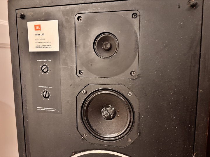 JBL L50