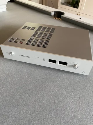 Luxman M-200