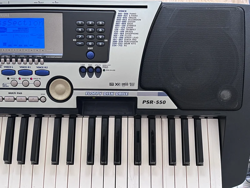 Yamaha PSR-550 PortaTone med stativ & notställ Yamaha PSR-550 PortaTone med stativ & notställ - Image 4 of 6