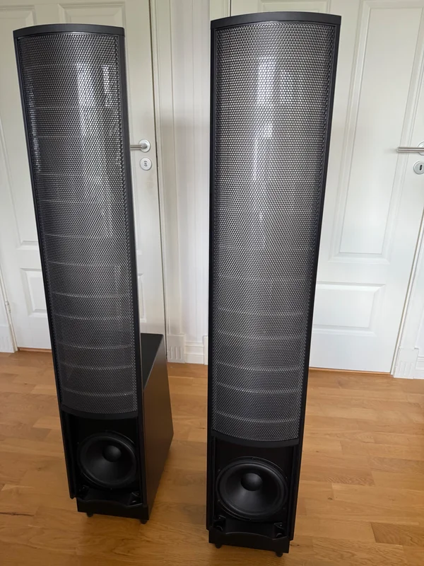 Martin Logan ElectroMotion ESL med Originalkartonger. F&ouml;rsta &auml;garen - Bild 3 av 8