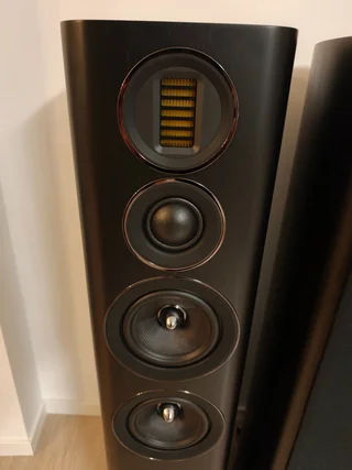 Wharfedale EVO 4.4 golvh&ouml;gtalare