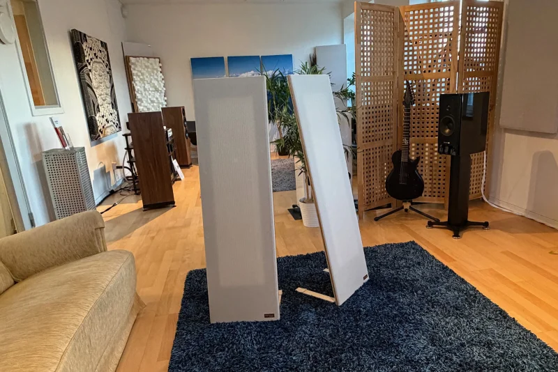 Magnepan LRS - Begagnade magnetostath&ouml;gtalare - Bild 1 av 2