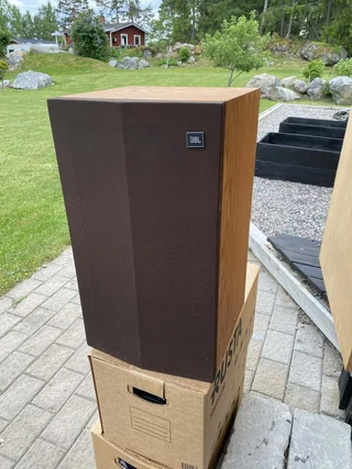 JBL L36 