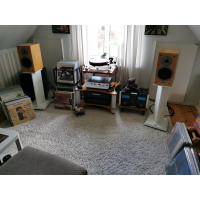 Macintosh EAR Dynaudio