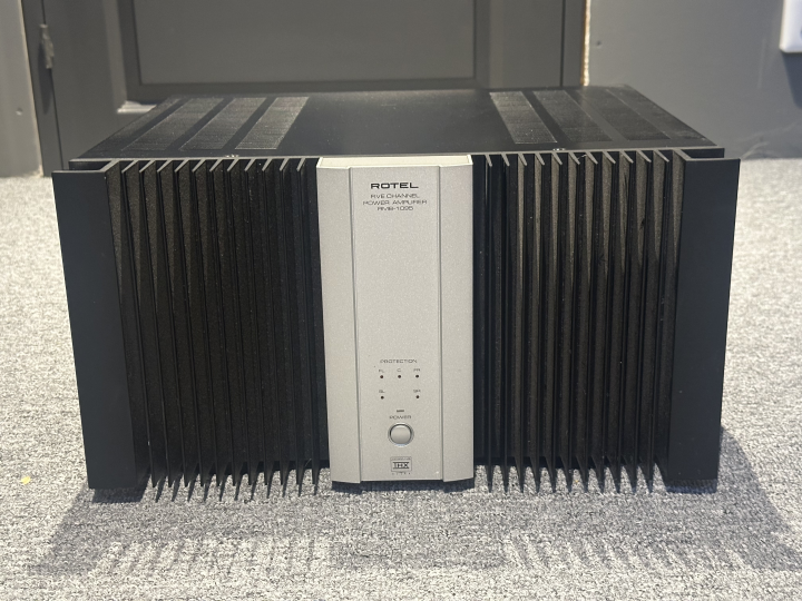 Rotel RMB-1095