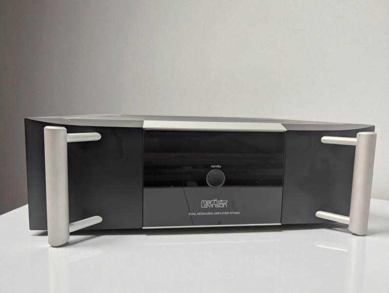 Mark Levinson No. 5302 Mark Levinson No. 5302 - Bild 1 av 4