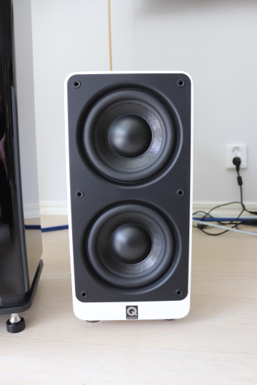 Subwoofer Q Acoustics 2070S, vita