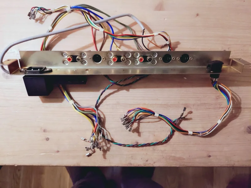 ReVox A77  Anslutningslist - Bild 1 av 2