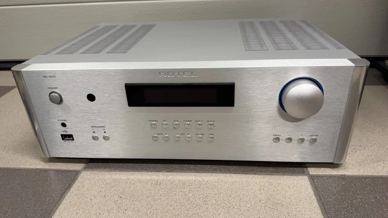 Focal Chorus 826W + Rotel RA-1570 &ndash; kan s&auml;ljas separat - Bild 4 av 6