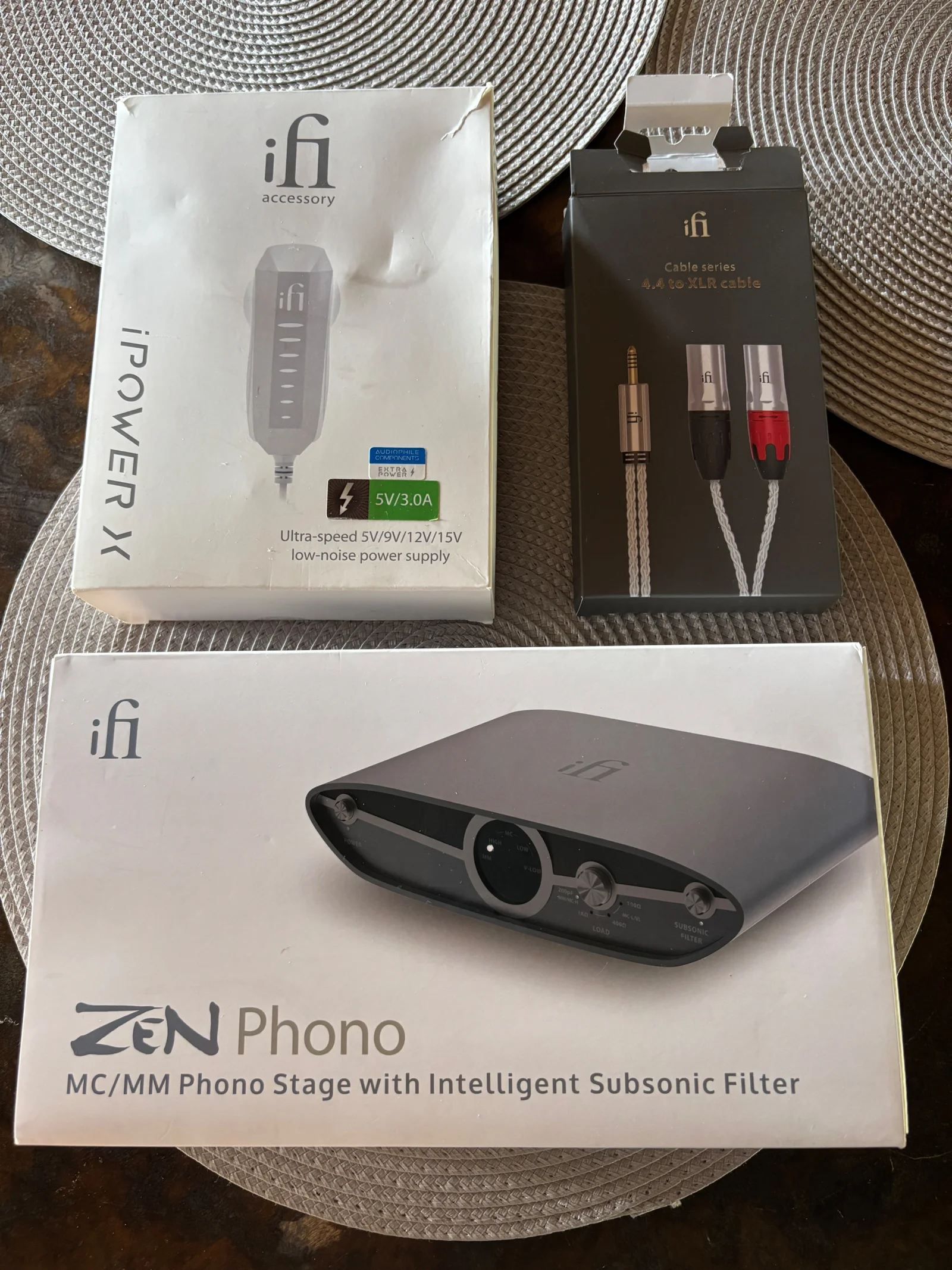 Ifi Zen phono v3 + Ifi Power 5V + iFi Audio Premium balanserad 4,4mm till XLR jack stereoljudkabel.