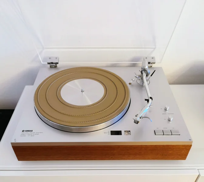 Yamaha YP-800 - Bild 1 av 4