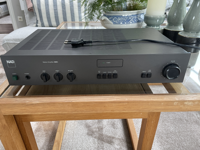 Komplett NAD-paket – legendarisk 3020i + högklassig D 1050 USB DAC Komplett NAD-paket – legendarisk 3020i + högklassig D 1050 USB DAC - Bild 2 av 7