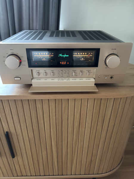 Accuphase e-380 - Bild 2 av 2