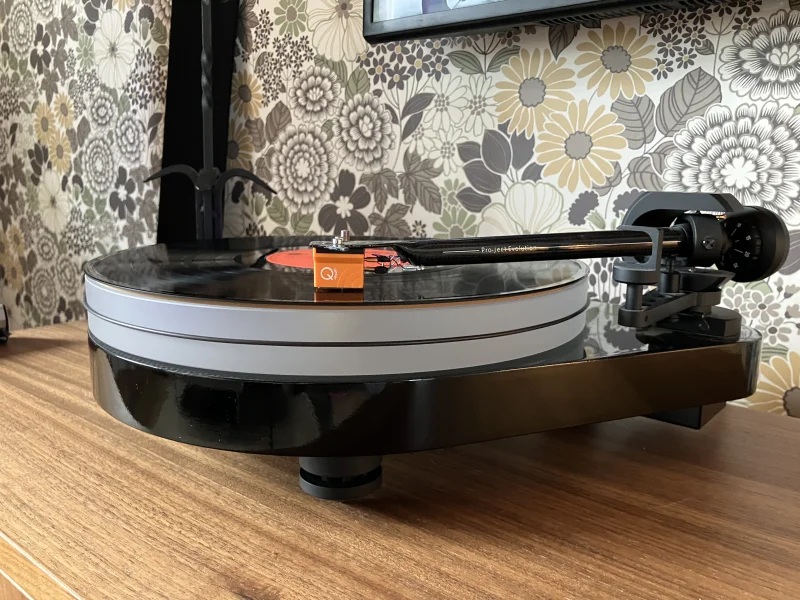 Pro Ject rpm 5 carbon med Ortofon Quintet Bronze pickup  - Bild 2 av 2