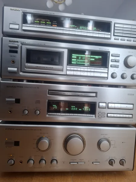 Onkyo Integra Champagne Gold &ndash; Rare Collector Hi-Fi Set - Bild 1 av 4