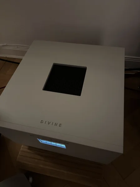 Pilium Leonidas - Bild 3 av 3