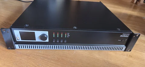 Audac SMQ350 (4x350w) med DSP
