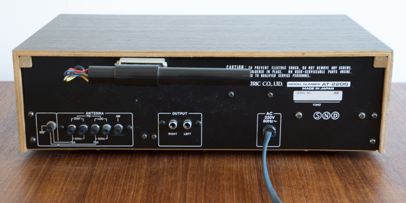 Akai AT-2200 Stereo Tuner (1976-79) - Bild 4 av 5