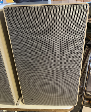 Braun LV 720.Nu Go jul pris 6.995:-  2st aktiv högtalar...