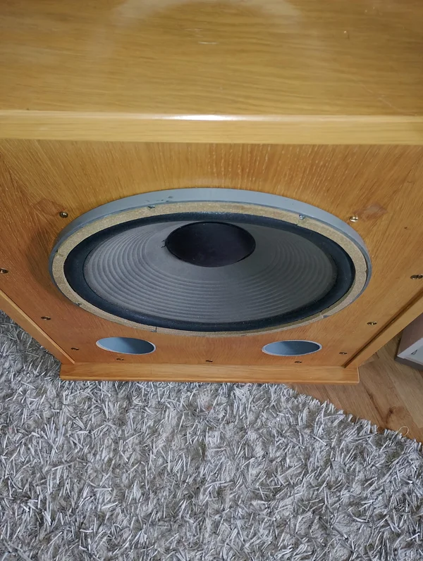 JBL le15b med nya foamkanter. - Bild 1 av 5