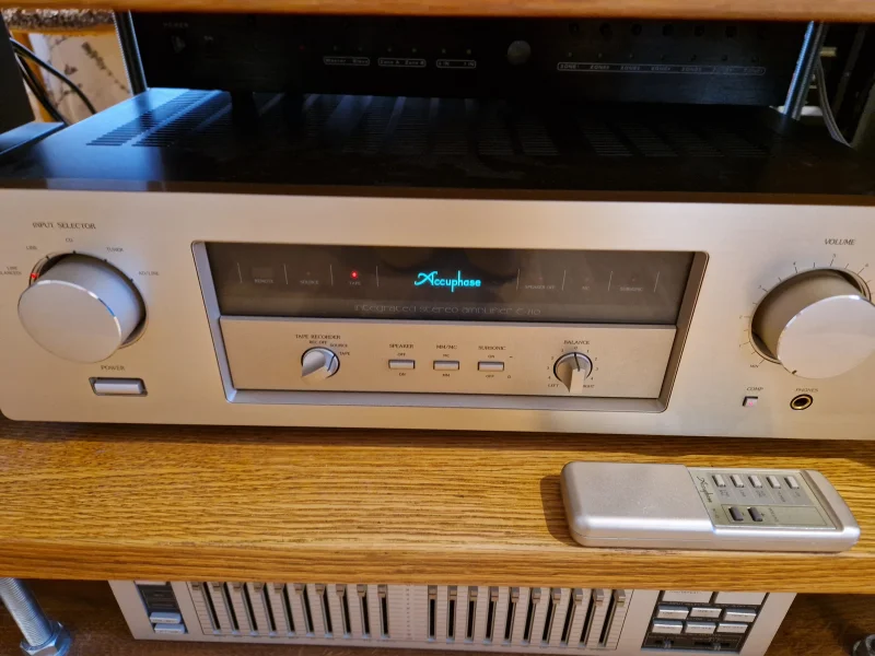 Accuphase E-210 A - Bild 1 av 2
