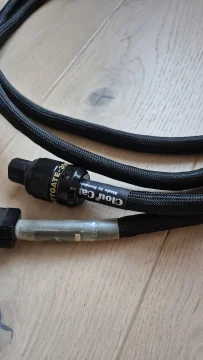 Clou Cables strömkablar