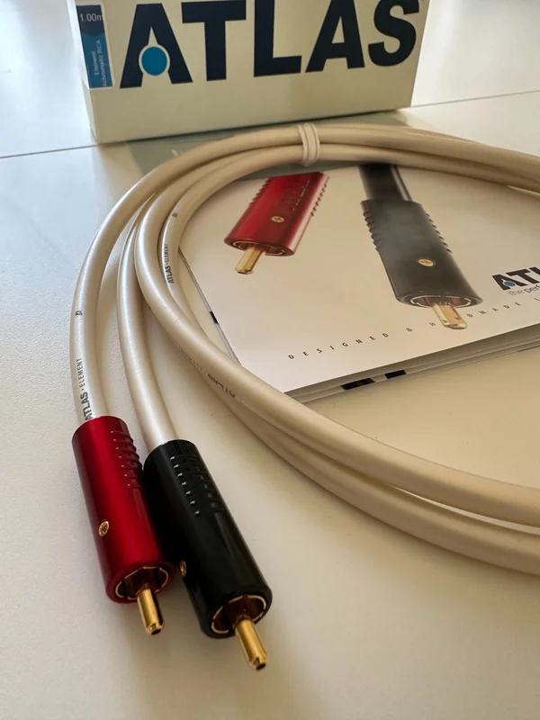 Atlas Element Achromatic 1m RCA Atlas Element Achromatic 1m RCA - Bild 3 av 5