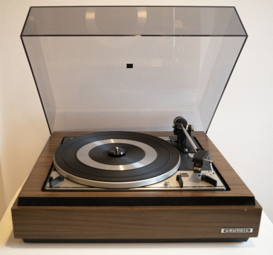 Grundig PS 60 med Dual 1214 (33 / 45 / 78 RPM)