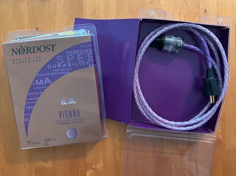 Nordost strömkablar (2 stycken)
