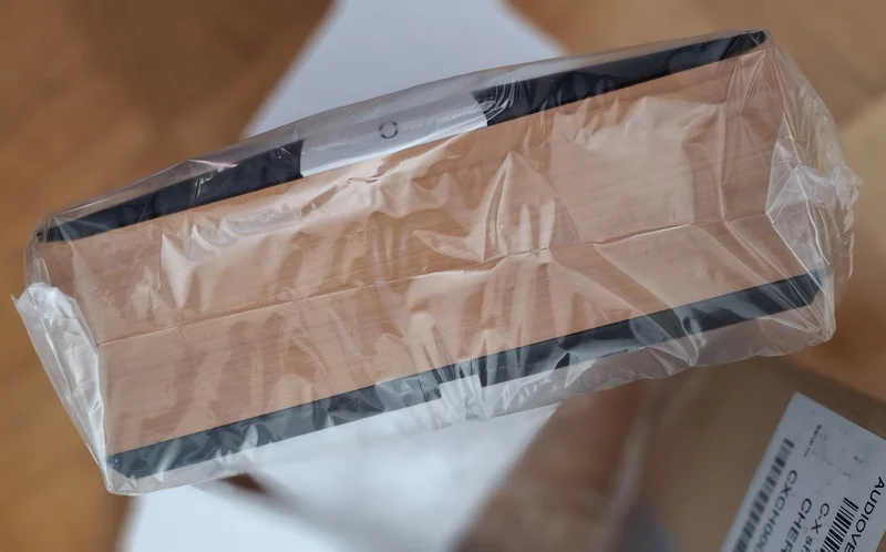 Audiovector C-X nya v&auml;ggh&ouml;gtalare i kartong cherry shielded - Bild 5 av 8