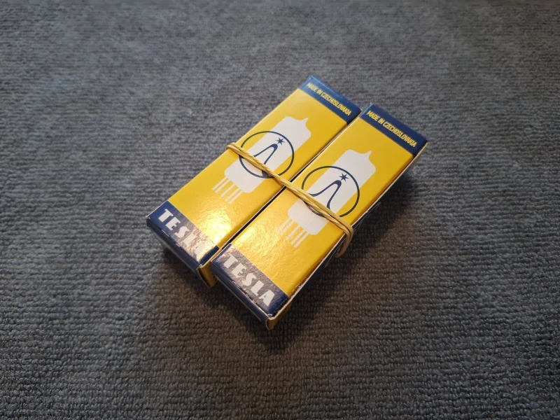 E83CC Tesla Gold (ECC83) NOS Yellow Print Gold Pins Military E83CC Tesla Gold (ECC83) NOS Yellow Print Gold Pins Military - Bild 5 av 5