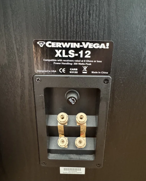 Komplett Cerwin Vega-rigg – PA-kraft + WiFi-streaming + brutalt tryck Komplett Cerwin Vega-rigg – PA-kraft + WiFi-streaming + brutalt tryck - Bild 2 av 4