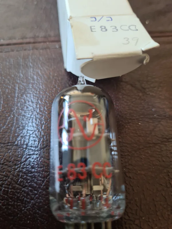 J/J E83CC - Bild 1 av 1