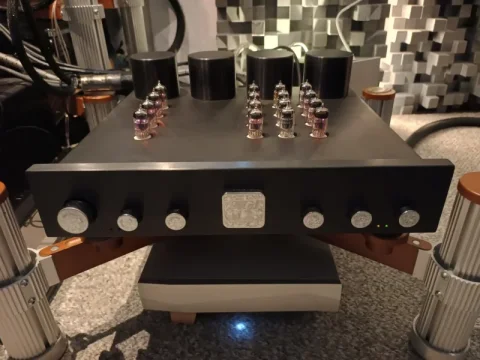 Ultra High End r&ouml;r dac Mal Valve Dac Four