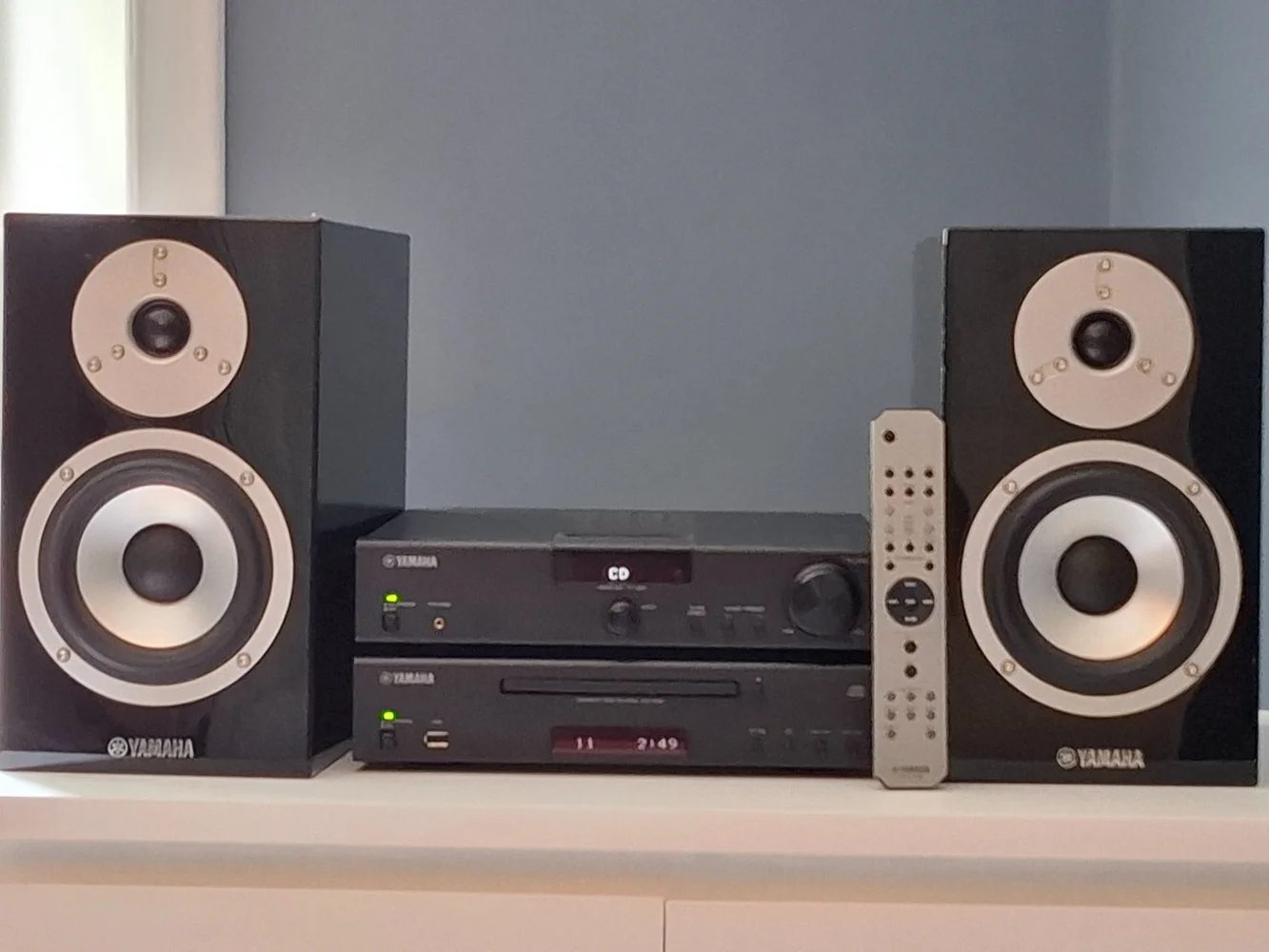 Yamaha stereopaket – R-1330 receiver, CD-1330 CD-spelare och NS-BP400 högtalare