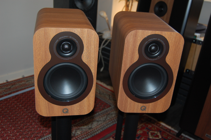 Q Acoustics 3020C ** Demo-ex **