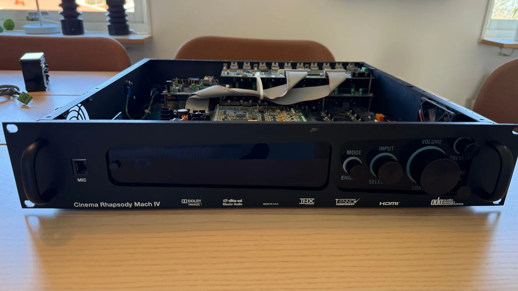 ADA Cinema Rhapsody Mach IV B – balanserat försteg/processor – HDMI 8x2, projekt