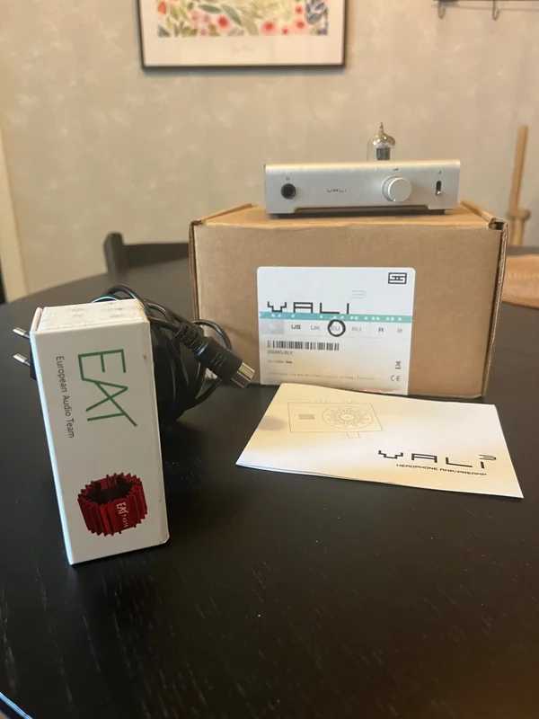 Schiit Vali 3 r&ouml;rhybrid h&ouml;rlursf&ouml;rst&auml;rkare/preamp - Bild 3 av 5