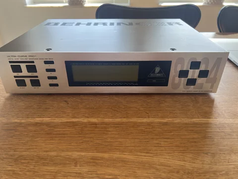 Ultra Curve Pro 8024 Ultra Curve Pro 8024