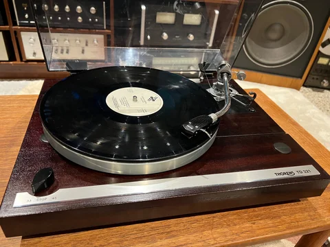 Thorens TD321