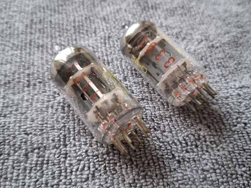 Tungsram UNGERN ECC83 (12AX7) 1976 NOS/NIB - Bild 6 av 8