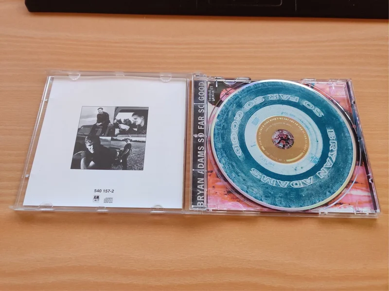 Bryan Adams - So Far So Good Bryan Adams - So Far So Good - Bild 3 av 3