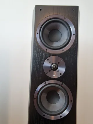 SVS Ultra Tower - golvh&ouml;gtalare